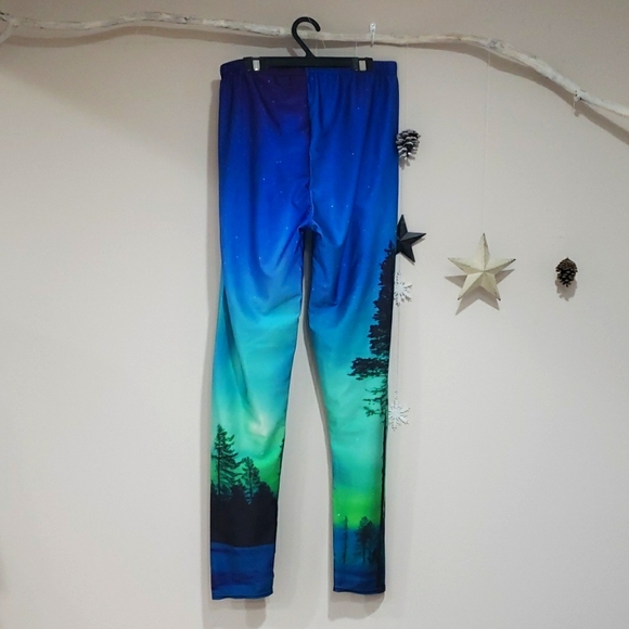 🔥3/$40🔥Graphic Stretch Workout Tights - Picture 3 of 6